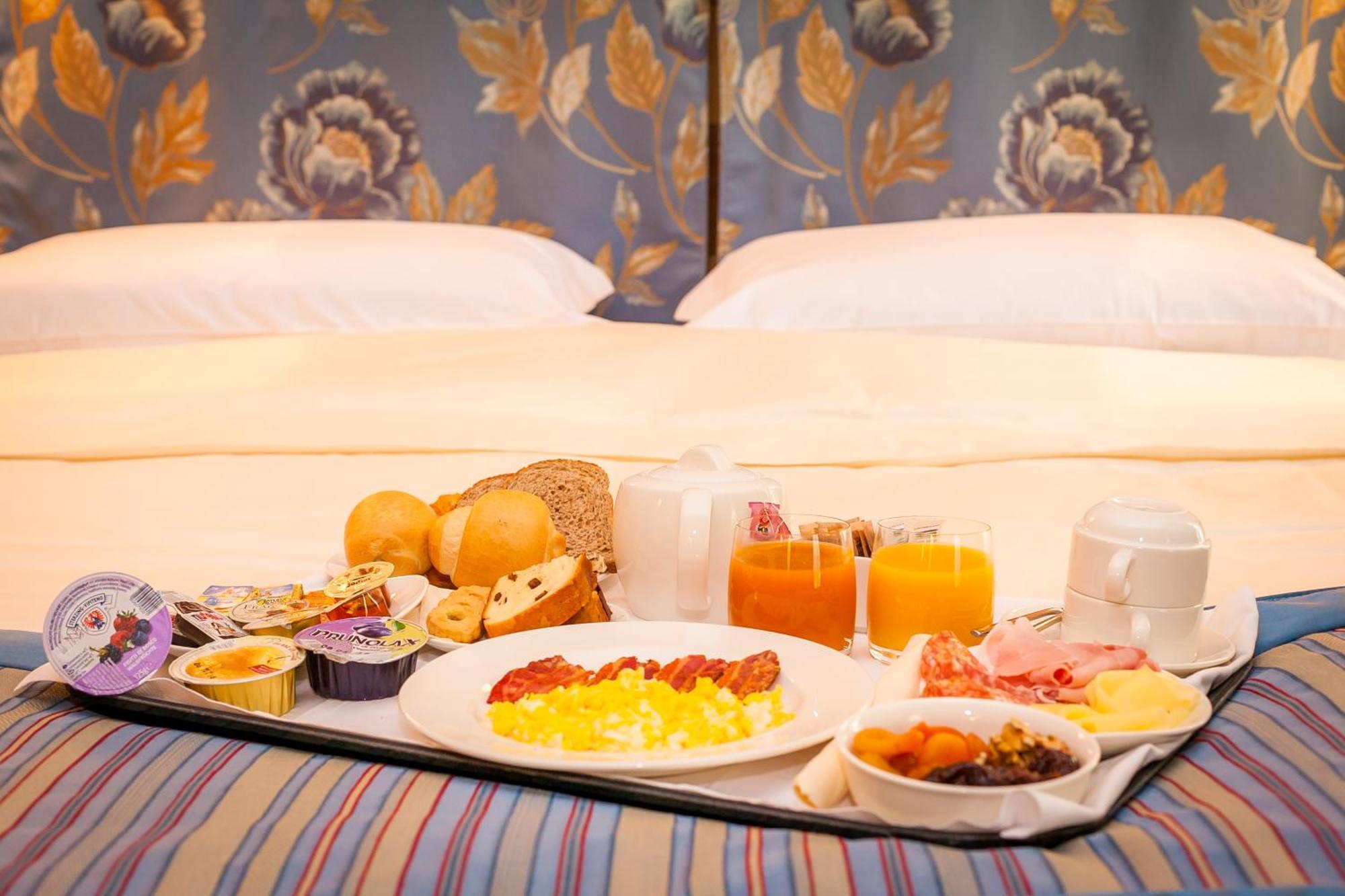 Hotel Lo Scoiattolo Κουρμαγιέρ Εξωτερικό φωτογραφία