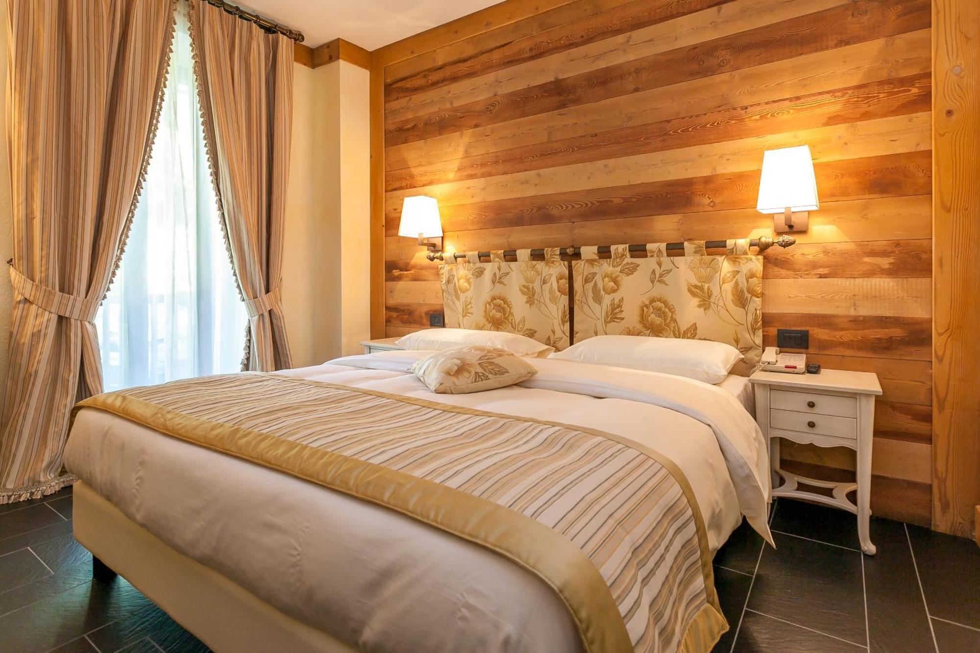 Hotel Lo Scoiattolo Κουρμαγιέρ Δωμάτιο φωτογραφία