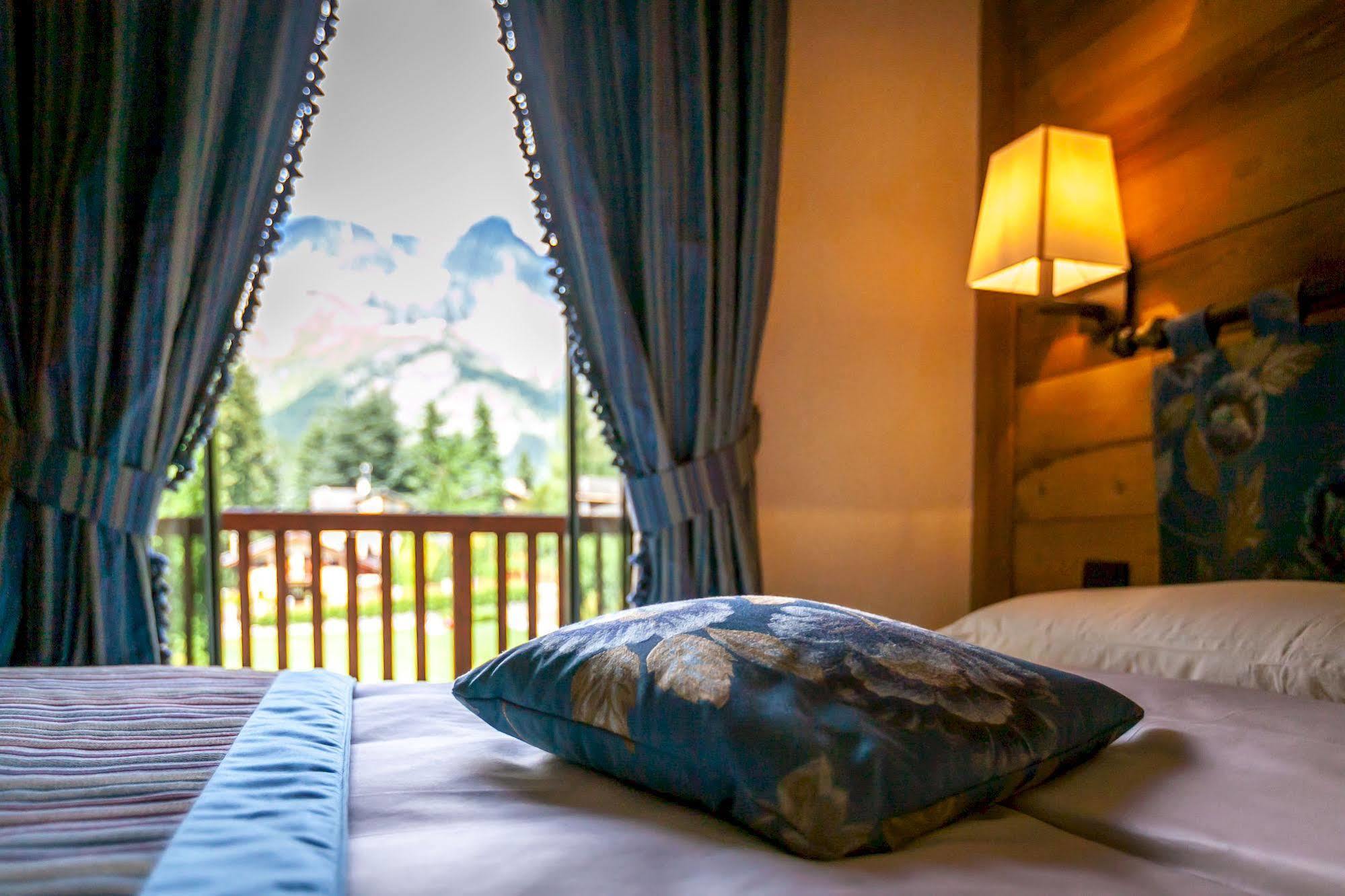 Hotel Lo Scoiattolo Κουρμαγιέρ Εξωτερικό φωτογραφία